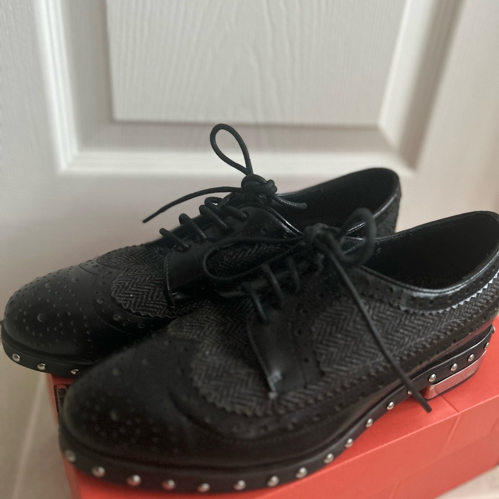 B2 WOMENS DRESS SHOES/LOAFER